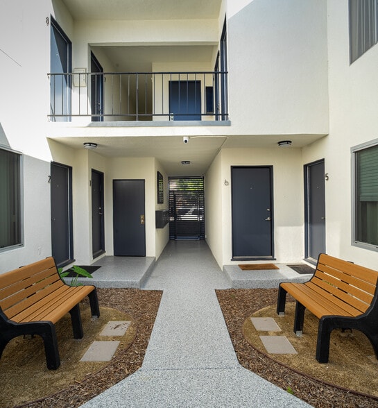 More Photos Of 1711 Granville Ave, Los Angeles Apartments For Sale