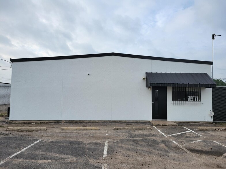 Primary Photo Of 1407 Brandi Ln, Round Rock Warehouse For Lease