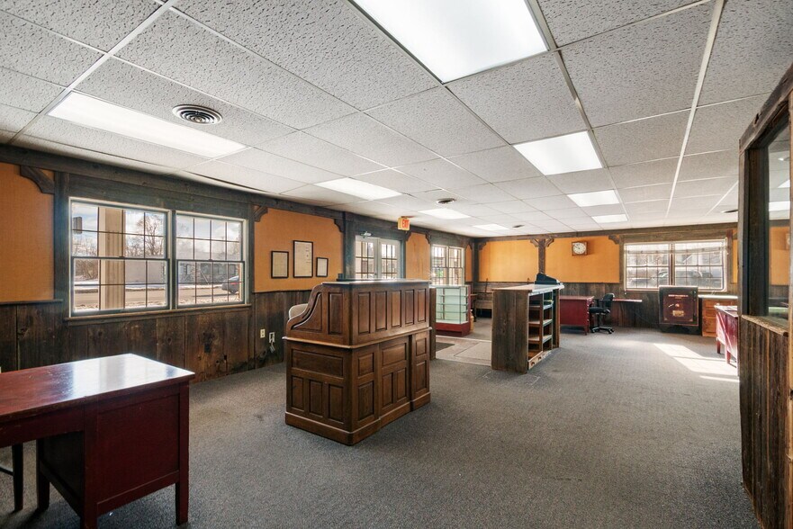 More Photos Of 690 S Lapeer Rd, Oxford Warehouse For Sale