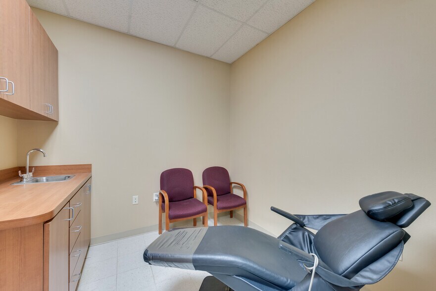 More Photos Of 7920 Preston Rd, Plano Medical For Sale