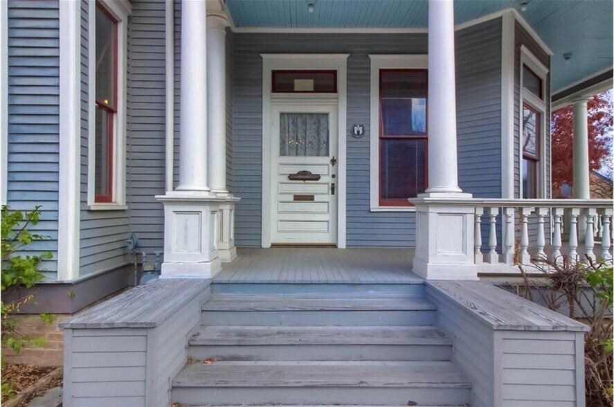 More Photos Of 1602 E Cesar Chavez St, Austin Office Residential For Lease