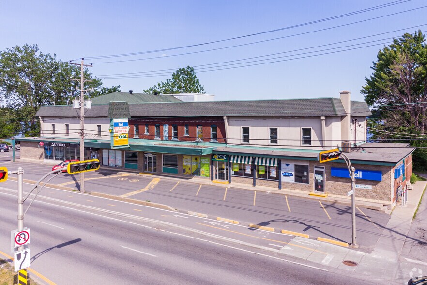 Primary Photo Of 84 Boul Harwood, Vaudreuil-dorion General Retail For Sale