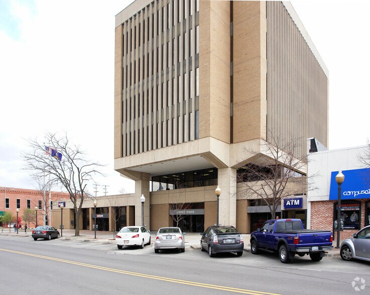 More Photos Of 900-910 Massachusetts St, Lawrence Office For Sale