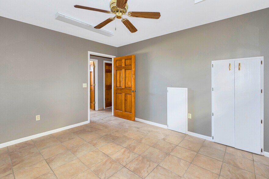 More Photos Of 4395 US Highway 60, Hereford Contractor Storage Yard For Sale