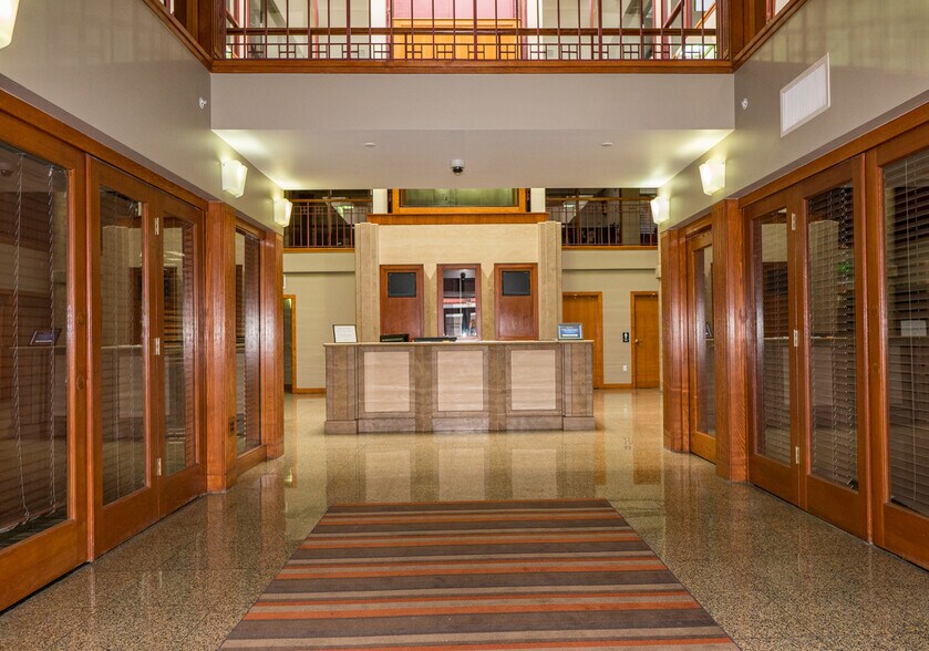More Photos Of 1440 Main St, Sarasota Office For Lease