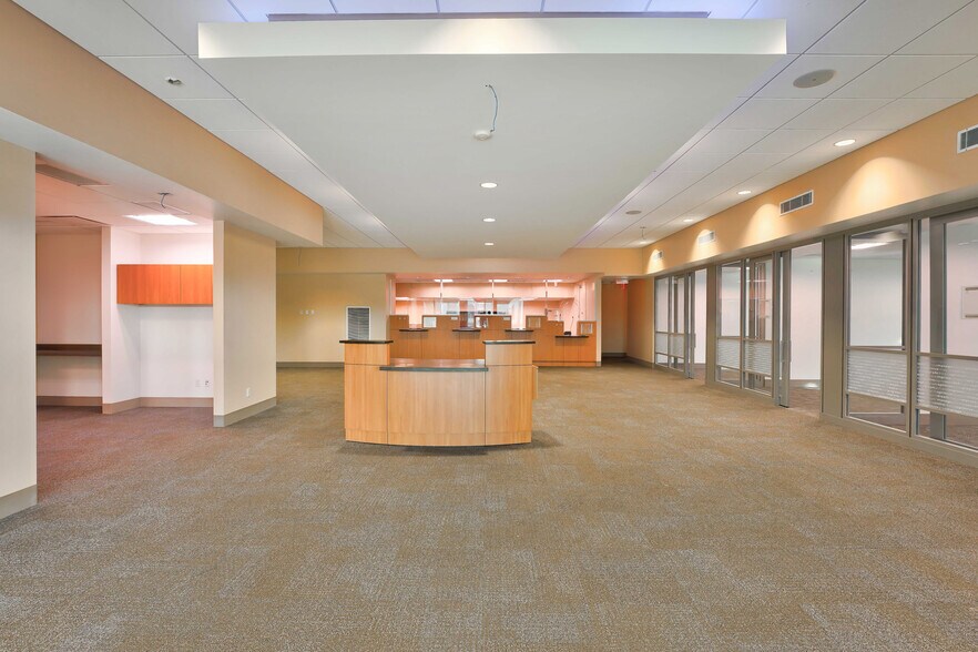 More Photos Of 1200 E Blue Heron Blvd, West Palm Beach Storefront Retail Office For Lease