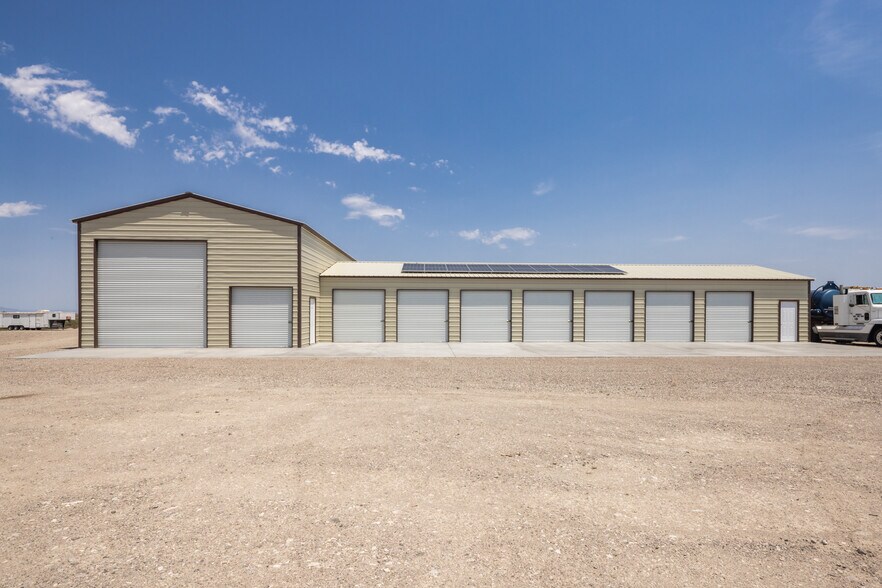 More Photos Of 8089 Wagon Wheel Dr, Lake Havasu City Warehouse For Sale