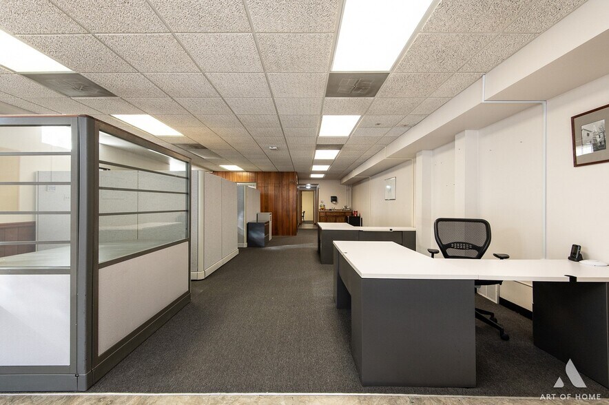 More Photos Of 7922 S Pulaski Rd, Chicago Office For Sale