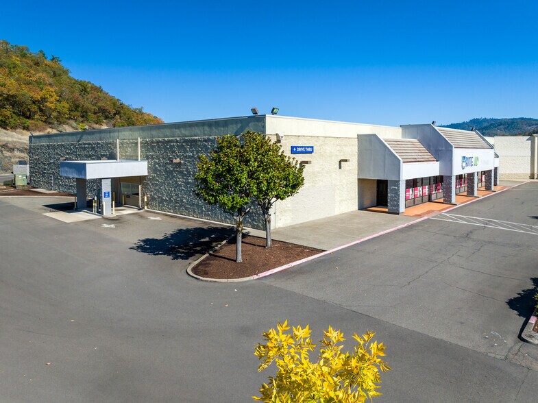 More Photos Of 1430 NW Garden Valley Blvd, Roseburg Department Store For Lease