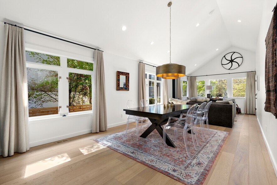 More Photos Of 5932 California Ave SW, Seattle Office Residential For Sale