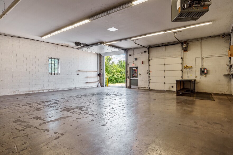 More Photos Of 6212 Material Ave, Loves Park Warehouse For Sale