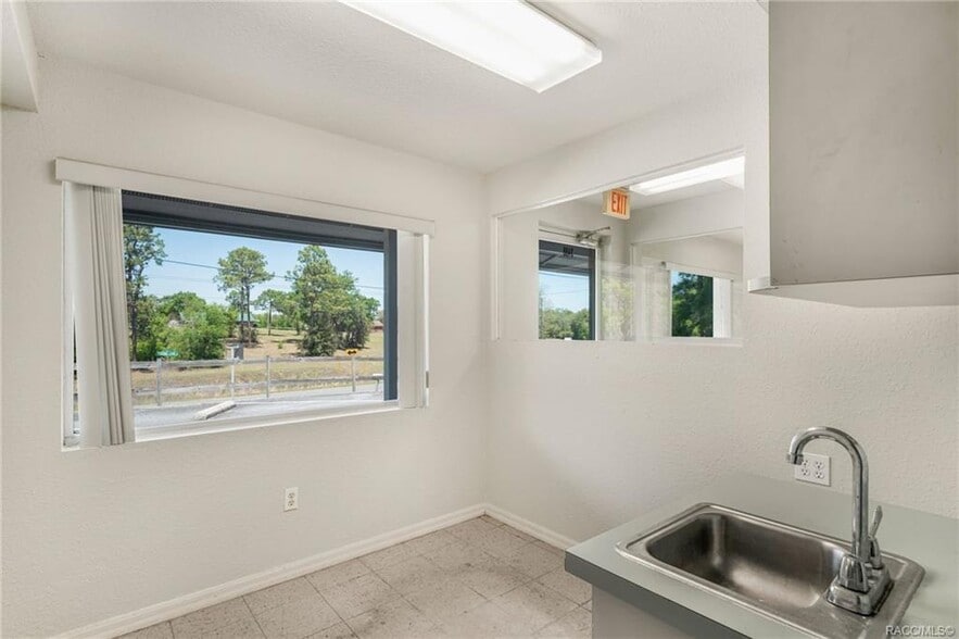More Photos Of 3490 W Dunnellon Rd, Dunnellon Storefront Retail Office For Sale