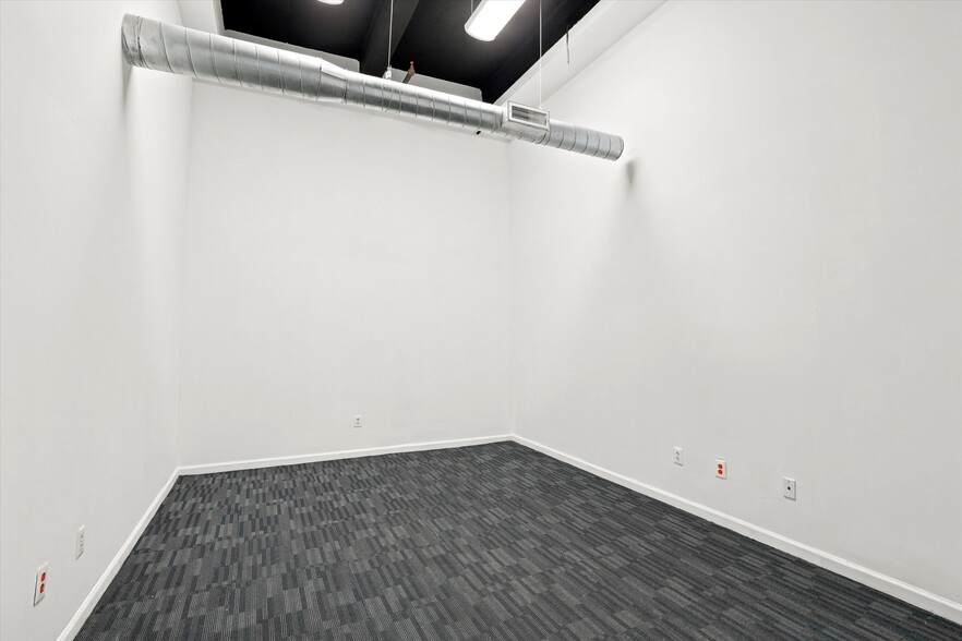More Photos Of 5534-5546 Pulaski Ave, Philadelphia Office For Lease