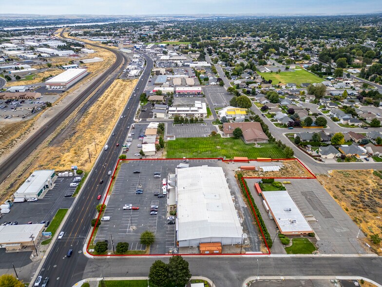 More Photos Of 7425 W Clearwater Ave, Kennewick Freestanding For Sale
