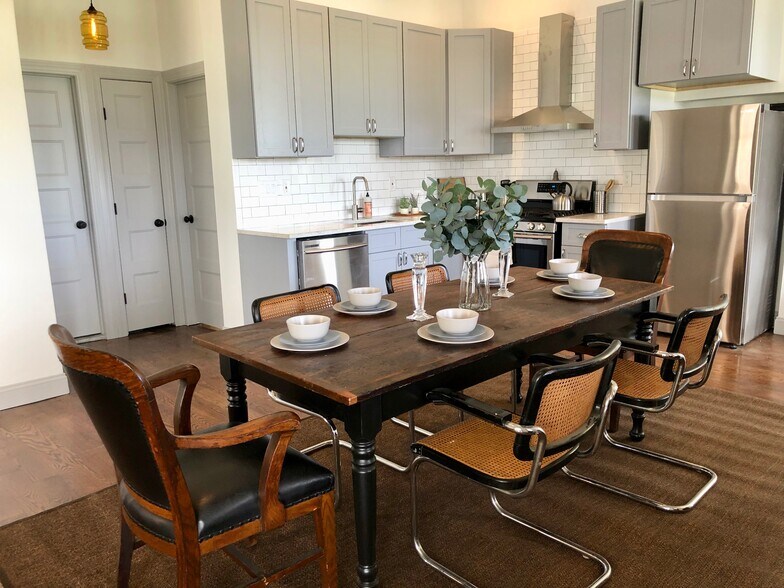 More Photos Of 2 Courtney Ave, Newburgh Apartments For Sale