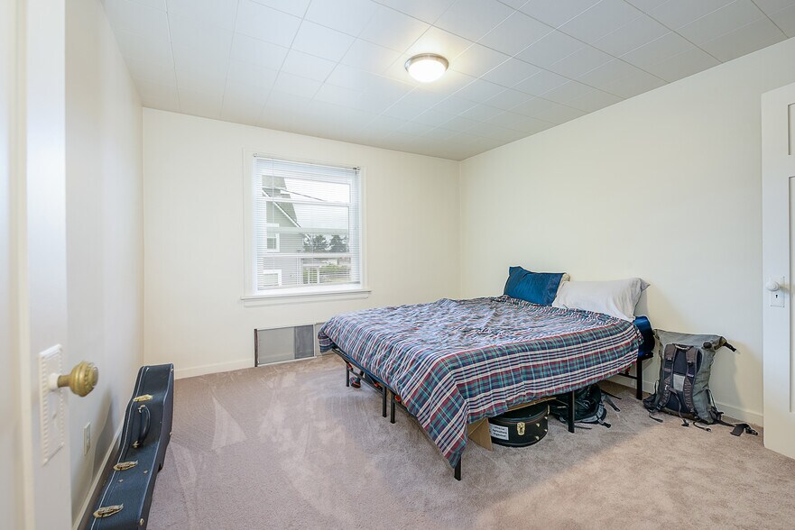 More Photos Of 6700 24th Ave NW, Seattle Apartments For Sale