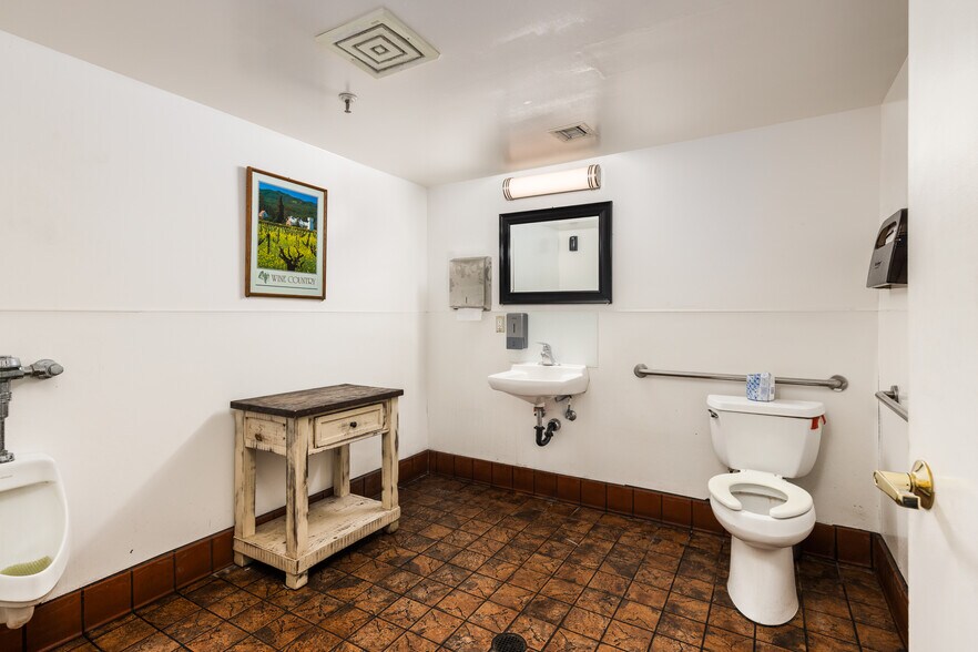 More Photos Of 1260-1278 Broadway, Sonoma Freestanding For Sale