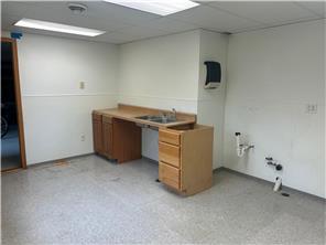 More Photos Of 2020 9th St E, Glencoe Office For Sale