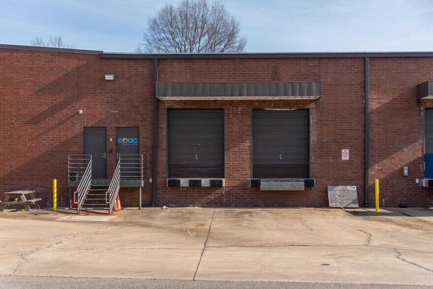 More Photos Of 1450-1470 E Parham Rd, Richmond Unknown For Lease