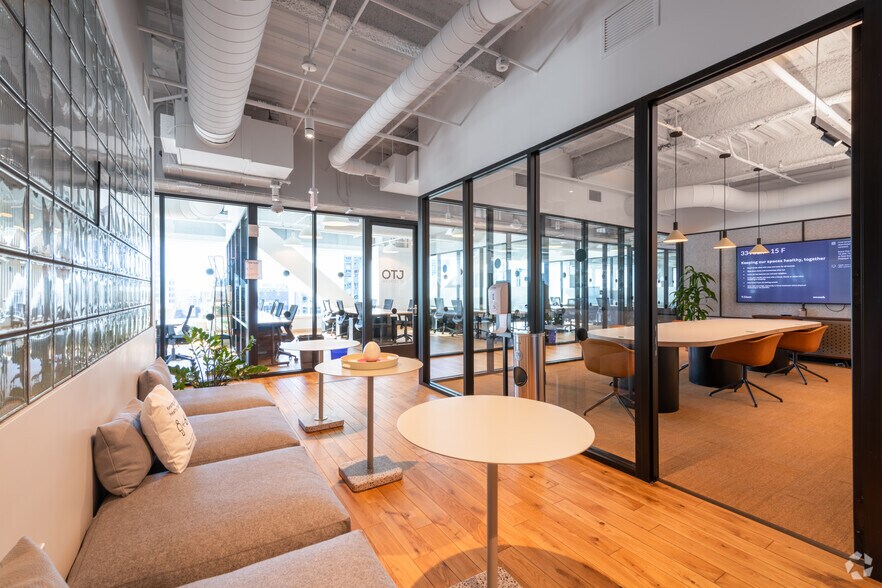 More Photos Of 33 Arch St, Boston Coworking Space