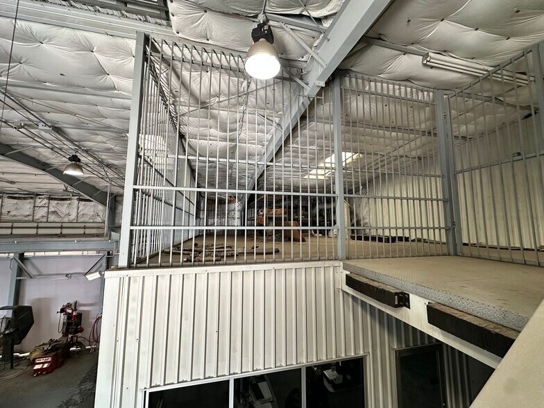 More Photos Of 1125 N Walton Walker Blvd, Irving Warehouse For Sale