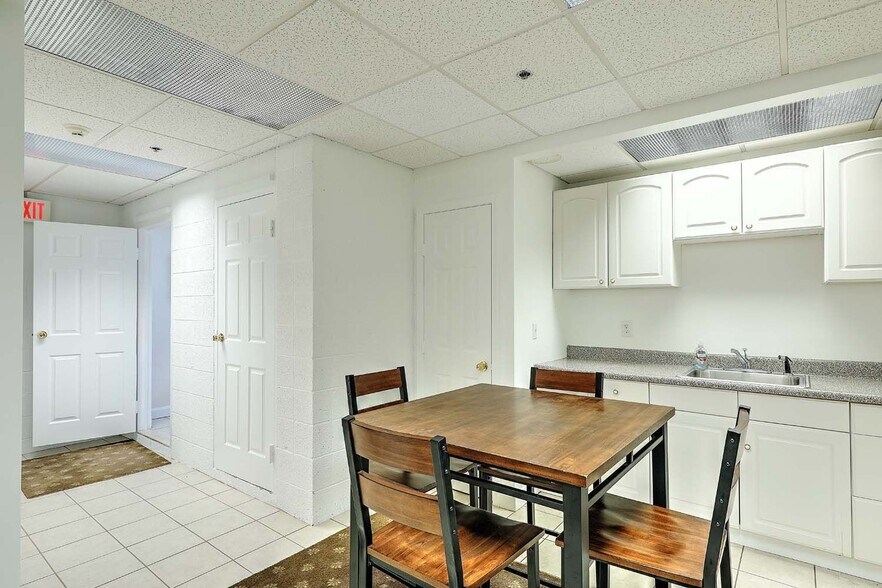 More Photos Of 577 Warren Ave, East Providence Storefront Retail Office For Sale