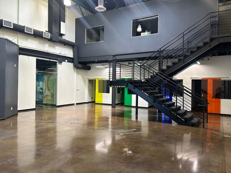 More Photos Of 15131 Woodlawn Ave, Tustin Flex For Sale