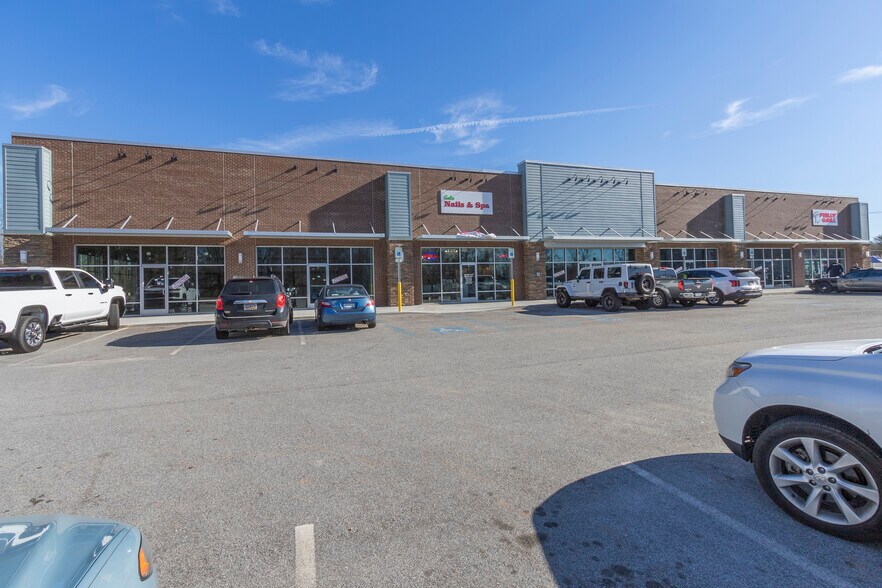 More Photos Of 6516 State Park Rd, Travelers Rest Storefront For Lease