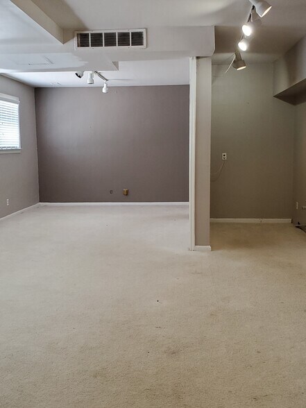 More Photos Of 1301 Colegate Dr, Marietta Freestanding For Lease