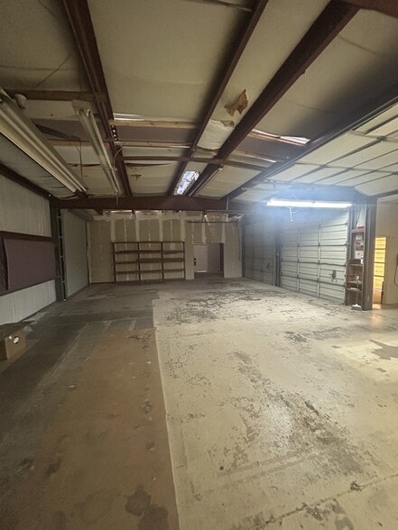 More Photos Of 4242 Gypsy St, Sarasota Warehouse For Sale