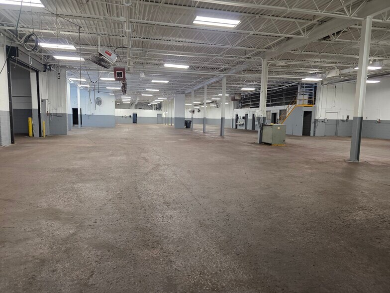 More Photos Of 41135 Irwin Dr, Harrison Township Warehouse For Sale