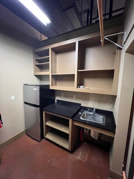 More Photos Of 509 E 5th St, Austin Hotel For Sale