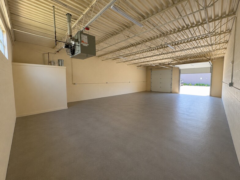 More Photos Of 32 Allen Blvd, Farmingdale Warehouse For Lease