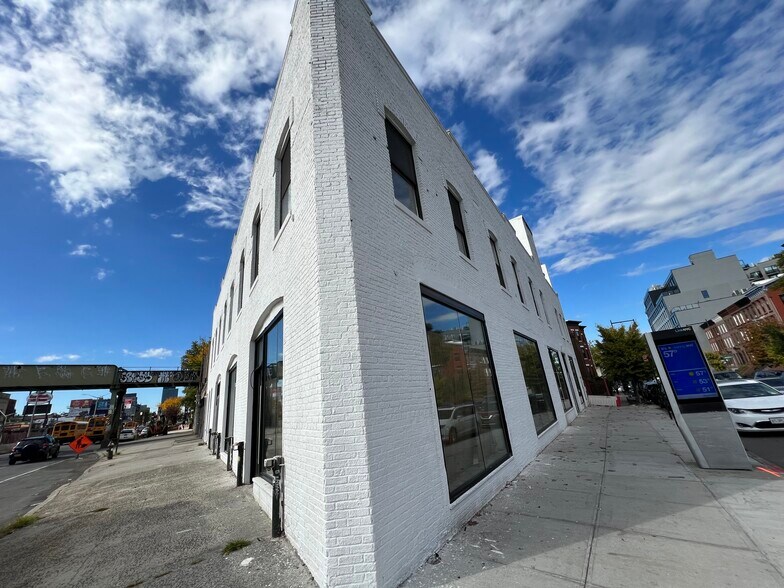 More Photos Of 1077-1081 Atlantic Ave, Brooklyn Showroom For Lease
