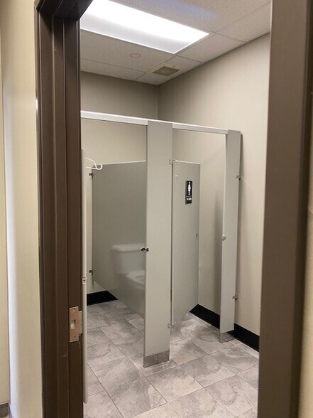 More Photos Of 44570-44682 Morley Dr, Clinton Township Office For Lease