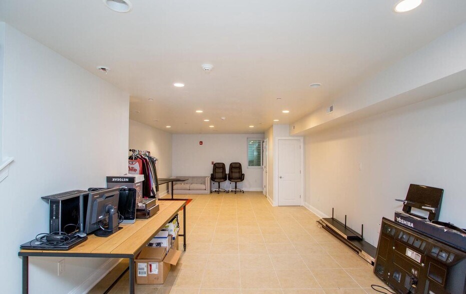 More Photos Of 1860 Frankford Ave, Philadelphia Storefront Retail Residential For Sale