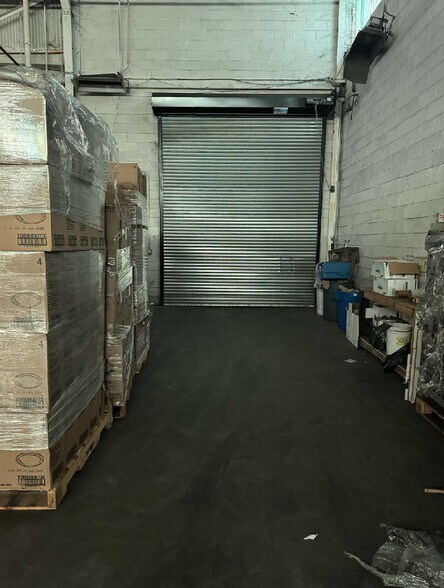 More Photos Of 4001-4017 Dell Ave, North Bergen Warehouse For Lease