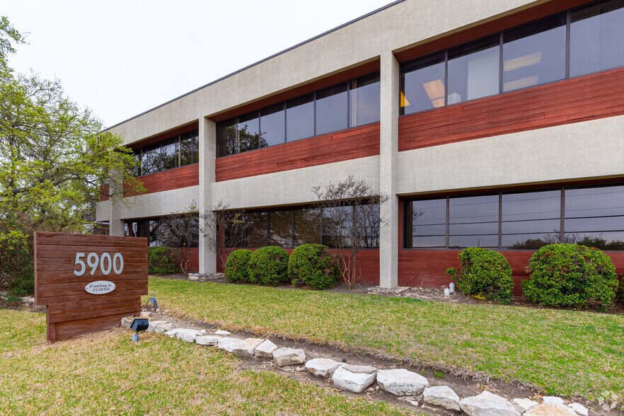 More Photos Of 5900 Balcones Dr, Austin Office For Lease