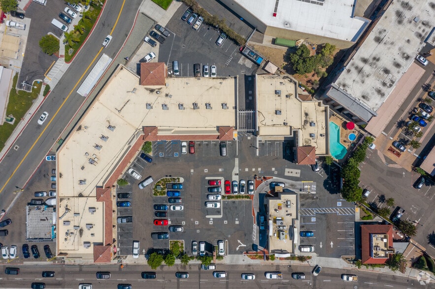 More Photos Of 3164-3194 Midway Dr, San Diego Storefront For Lease