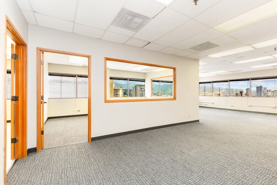 More Photos Of 1580 Makaloa St, Honolulu Office For Lease
