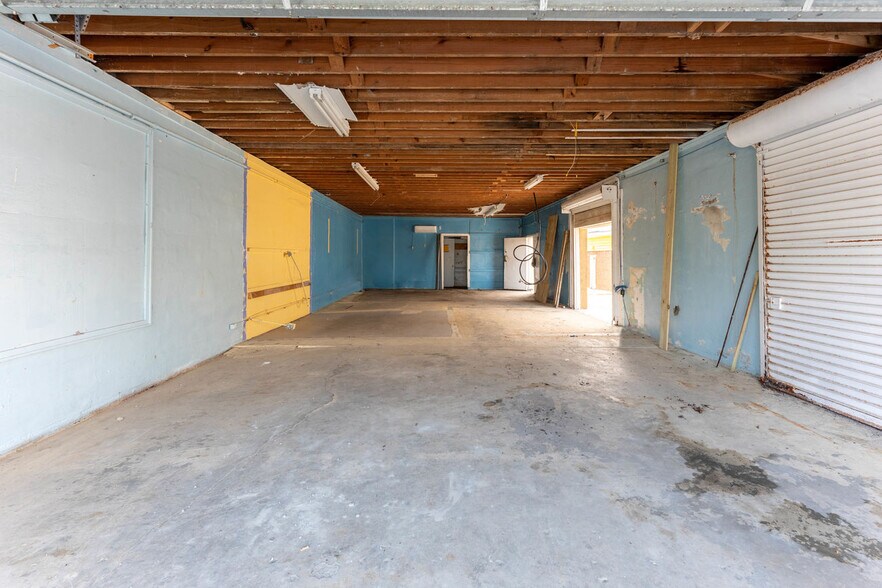 More Photos Of 12 N Pavilion Ave, Carolina Beach Storefront Retail Office For Sale