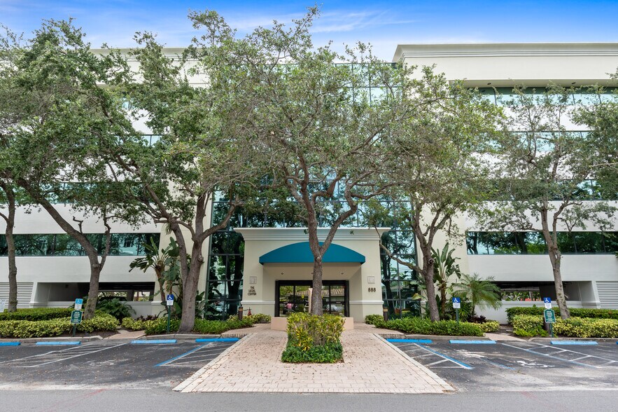 More Photos Of 888 SE 3rd Ave, Fort Lauderdale Loft Creative Space For Lease