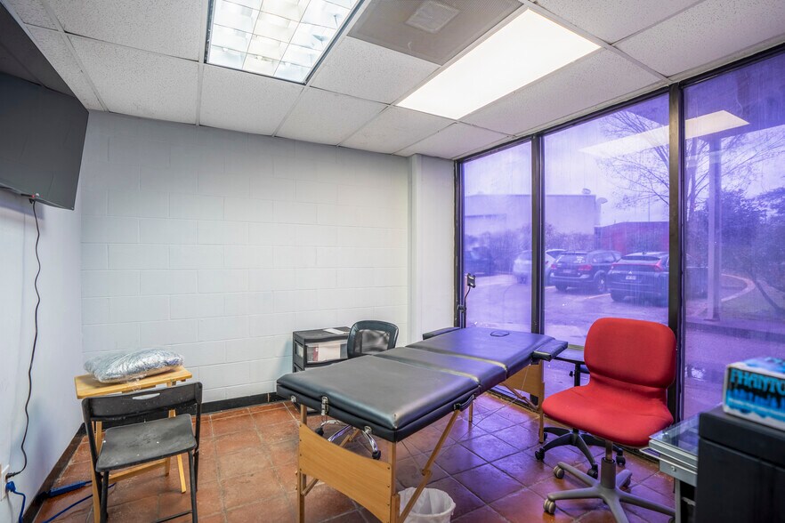 More Photos Of 80 Sorters McClellan rd, Kingwood Warehouse For Sale