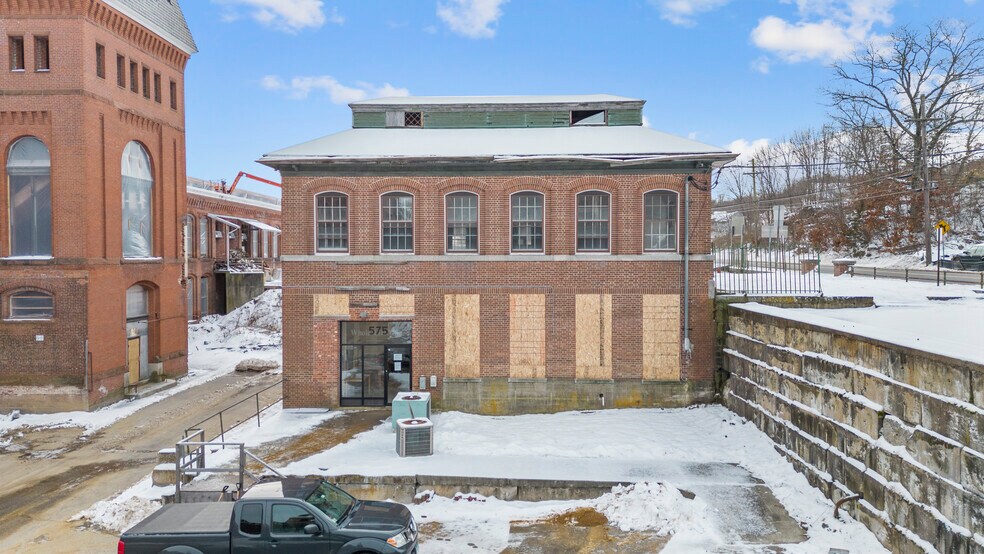 More Photos Of 575 Norwich Ave, Taftville Freestanding For Lease