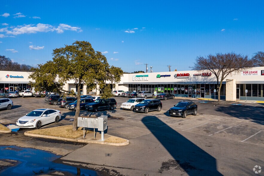 More Photos Of 4631 Airport Blvd, Austin Unknown For Lease