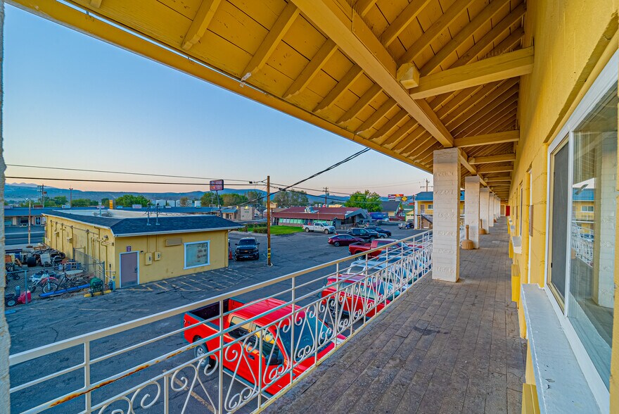 More Photos Of 1349 Idaho St, Elko Hotel For Sale