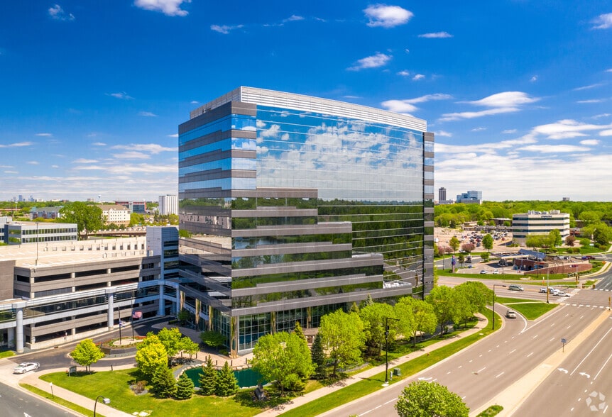 More Photos Of 8000 Norman Center Dr, Bloomington Office For Lease