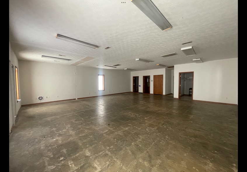 More Photos Of 6417 Sissonville Dr, Charleston Freestanding For Sale
