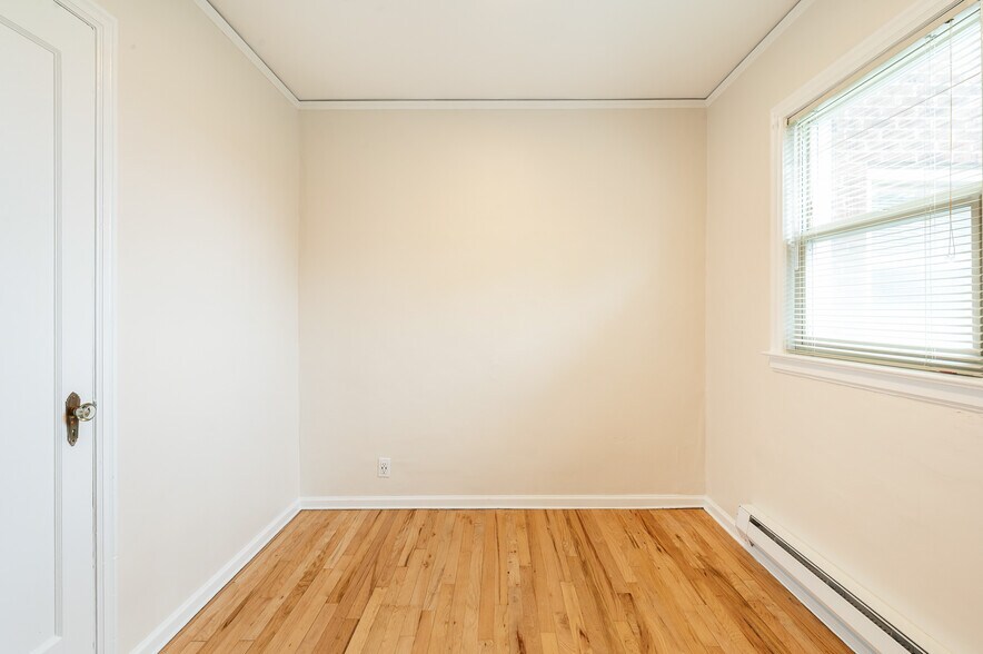 More Photos Of , Seattle Multifamily For Sale