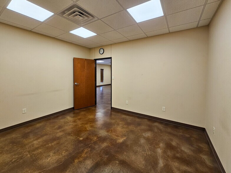 More Photos Of 110 CR 141, Sweetwater Warehouse For Sale